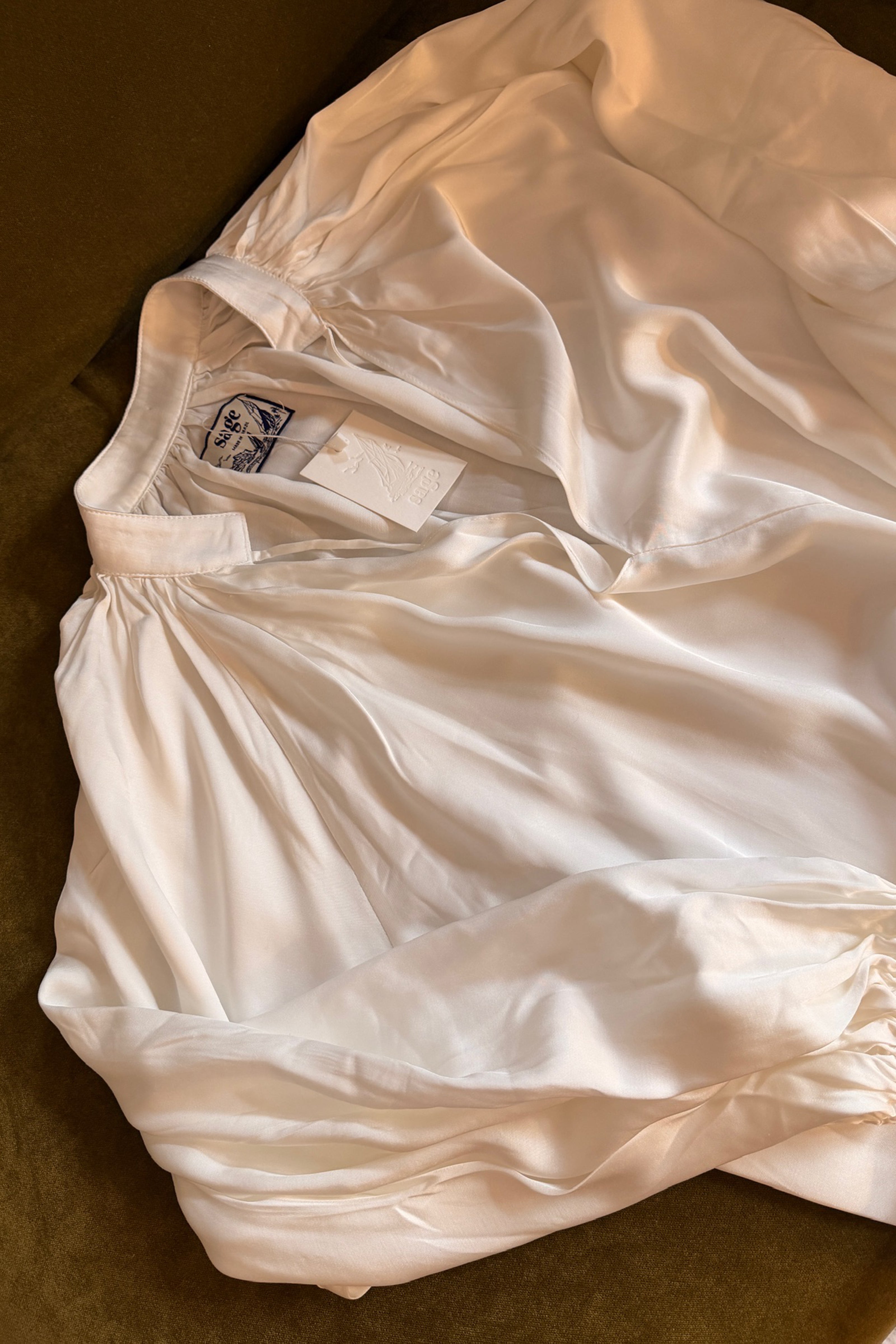 Bata Fluida Cetim Viscose Branca