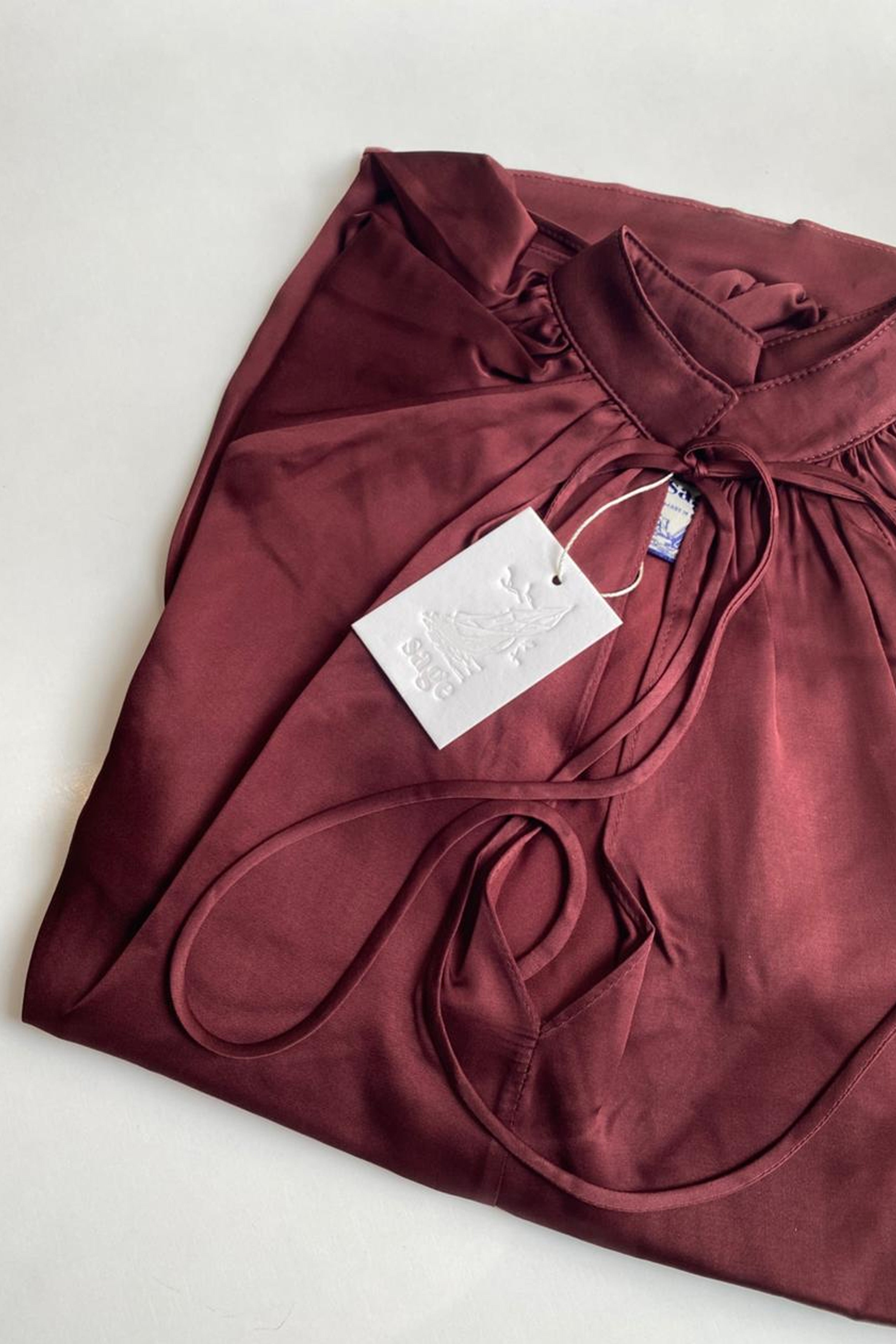 Blusa Fluida Satén Viscosa Burdeos