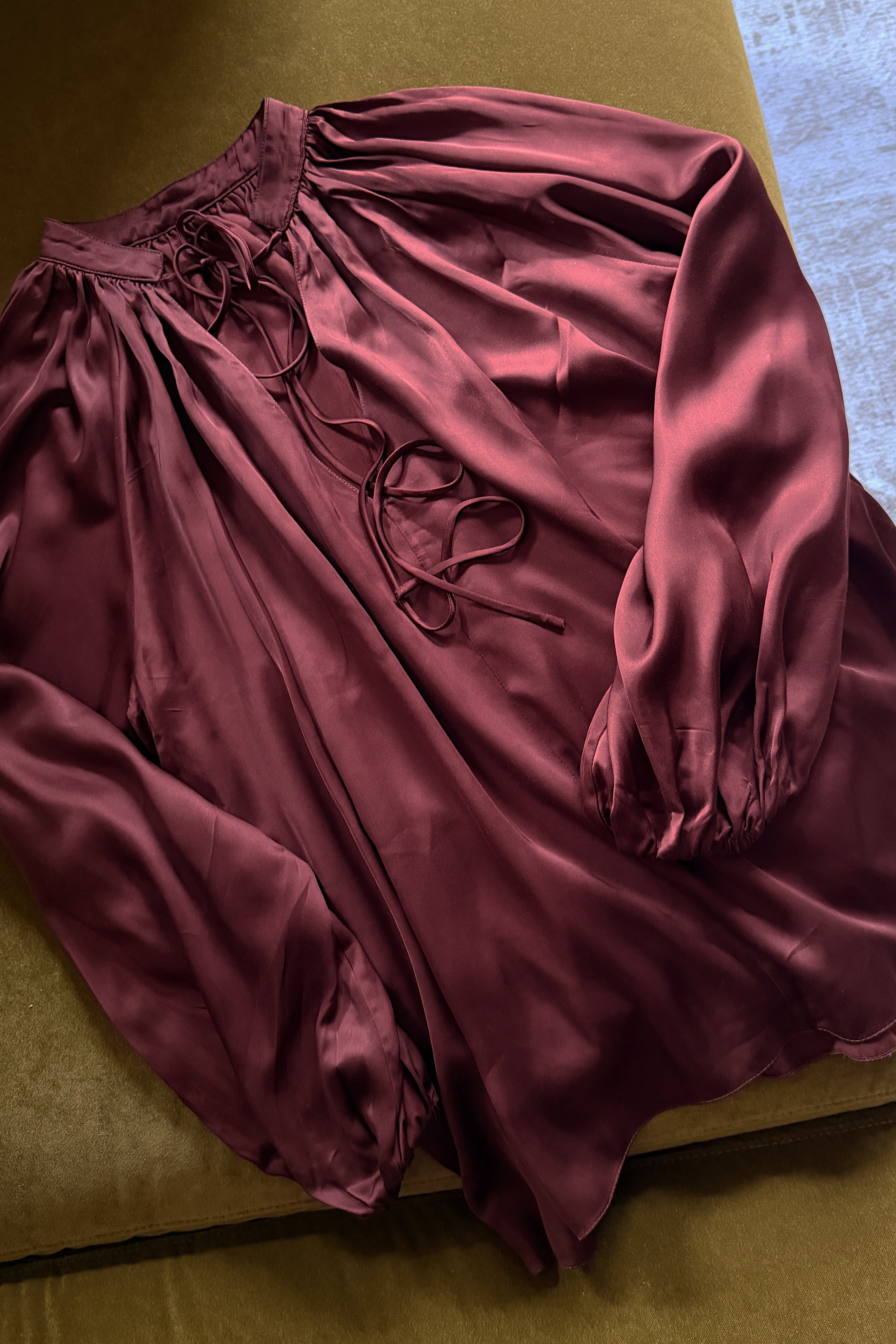 Blusa Fluida Satén Viscosa Burdeos