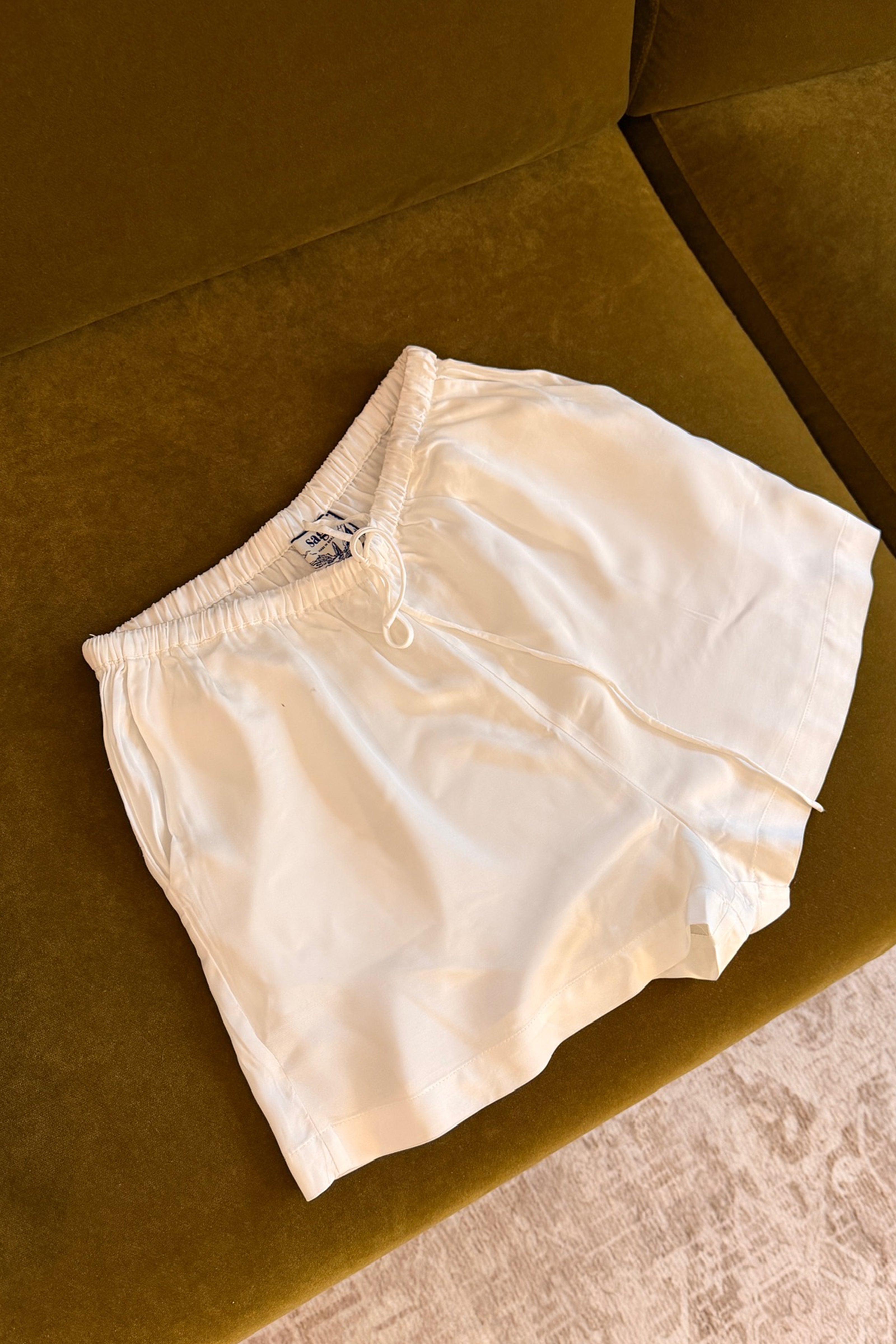 Short Cetim Viscose Branco